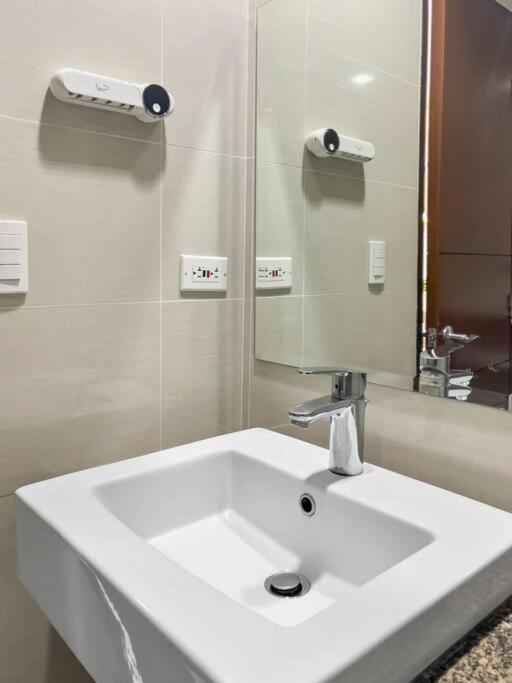 One Uptown Residences Bgc Taguig Zewnętrze zdjęcie