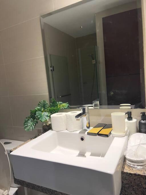 One Uptown Residences Bgc Taguig Zewnętrze zdjęcie