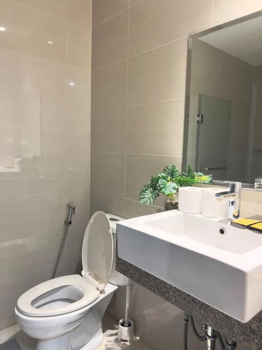 One Uptown Residences Bgc Taguig Zewnętrze zdjęcie